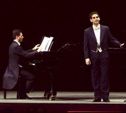 Image: Florez in Recital at Coru�a, 7 July 2002. Photo by 