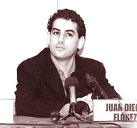 Image: Juan Diego Florez at press conference, Lima 30 April 2002